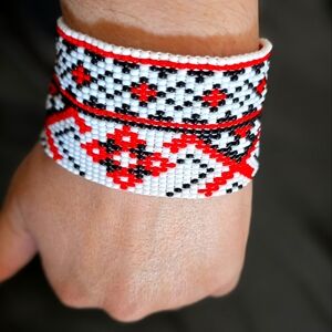 Bidding bracelet. Hand made with love ❤️